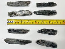 Load image into Gallery viewer, Blue Kyanite Blades - Medium
